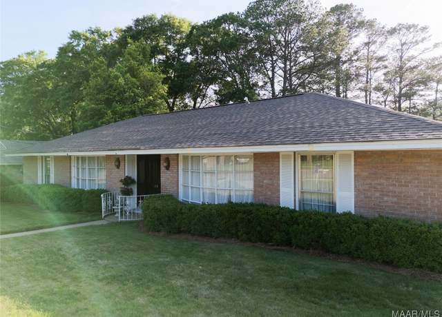 Property at 600 Larkin Ln, Montgomery, AL 36109, 4 beds, 3 baths