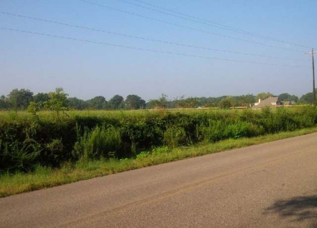 Property at 1551 Moores Ferry Rd, Selma, AL 36701