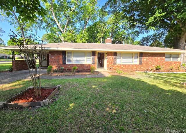 Property at 2786 Crestview Ave, Montgomery, AL 36109, 3 beds, 2 baths