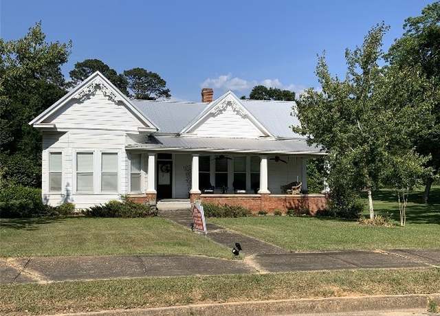 Property at 406 Broad St, Camden, AL 36726, 3 beds, 2.5 baths