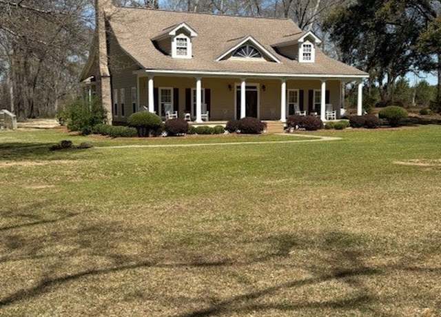Property at 11434 Tuskegee Hwy W, Shorter, AL 36075, 3 beds, 2.5 baths