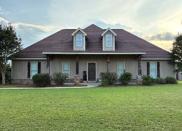 Property at 99 Lois Ln, Wetumpka, AL 36092, 4 beds, 2 baths