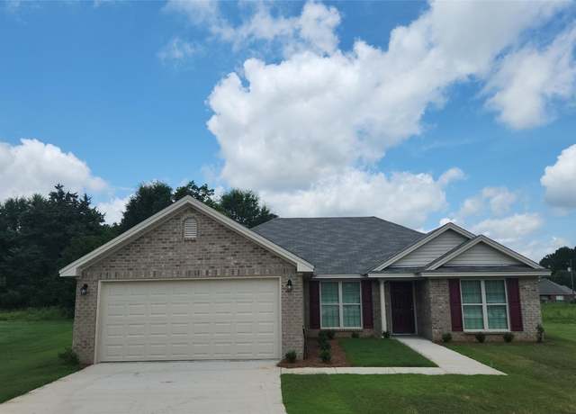 Property at 176 Stoneridge Dr, Tallassee, AL 36078, 4 beds, 2 baths