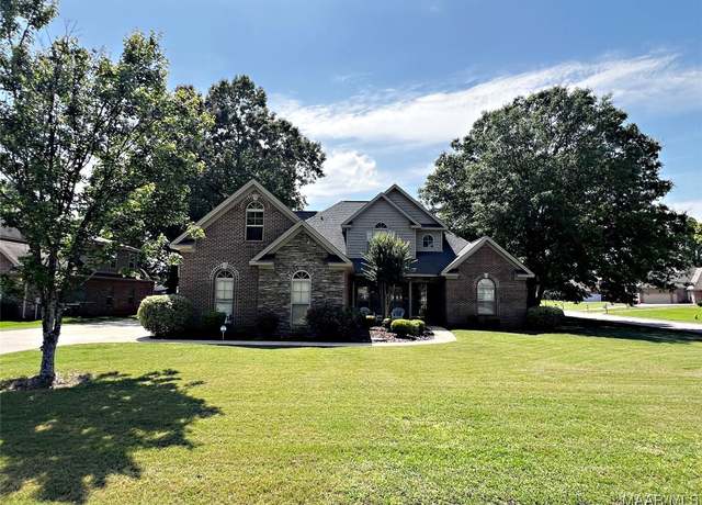 Property at 18 S Dogwood Ter, Wetumpka, AL 36093, 4 beds, 3.5 baths