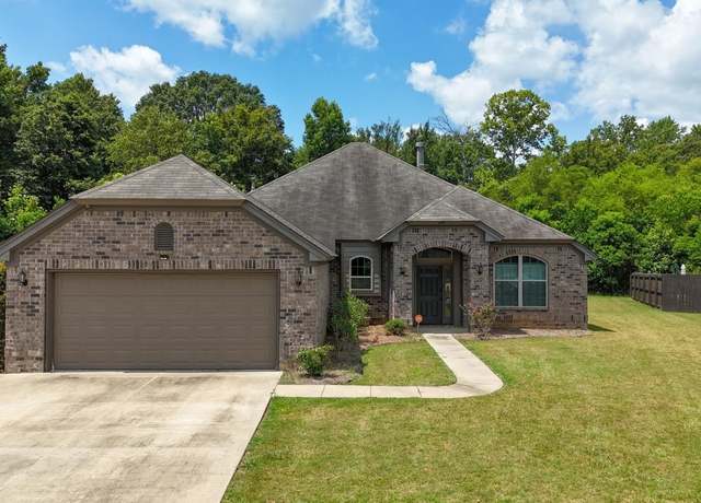 Property at 745 Charlemont Ln, Montgomery, AL 36117, 3 beds, 3 baths