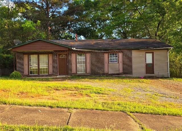 Property at 1616 Yarbrough St, Montgomery, AL 36110, 3 beds, 1 bath