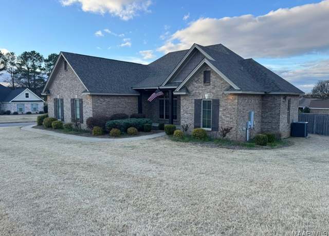 Property at 1601 Dominick Rd, Prattville, AL 36067, 4 beds, 2 baths