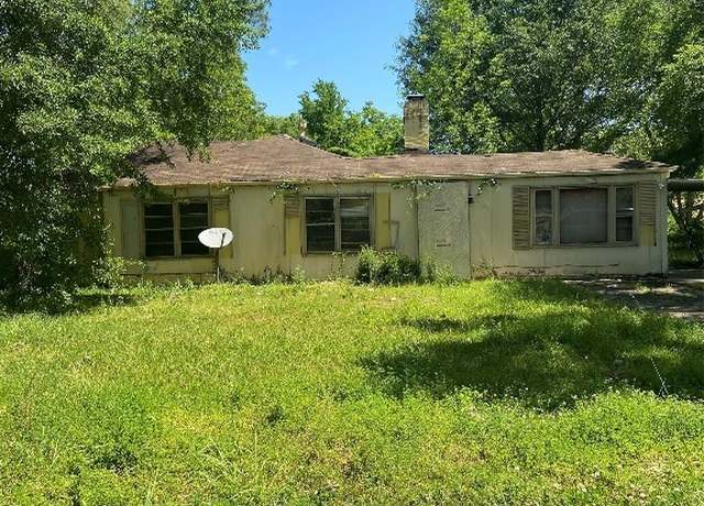 Property at 3751 Southmont Dr, Montgomery, AL 36105, 3 beds, 1 bath