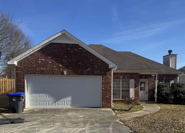 Property at 209 King Arthur Pl, Alabaster, AL 35007, 3 beds, 2 baths