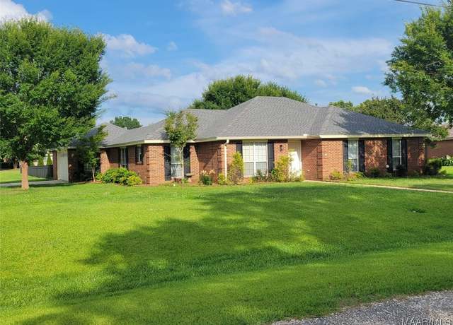 Property at 464 Bridlebrook Blvd, Pike Road, AL 36064, 4 beds, 2 baths