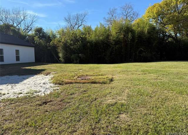 Property at 2518 Crenshaw Close Ct, Montgomery, AL 36106