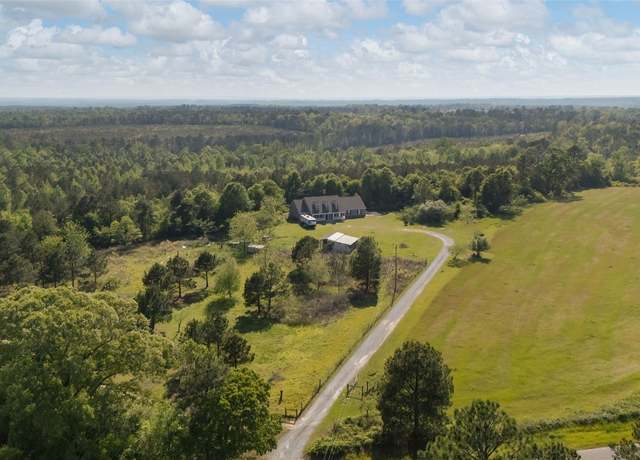 Property at 2769 County Road 57 Rd, Marbury, AL 36051, 4 beds, 3 baths