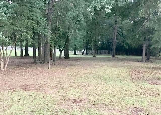 Property at 3117 Erinwood Dr, Montgomery, AL 36110