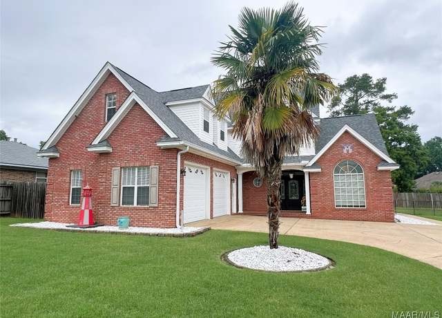 Property at 309 Poplar St, Prattville, AL 36066, 4 beds, 3.5 baths