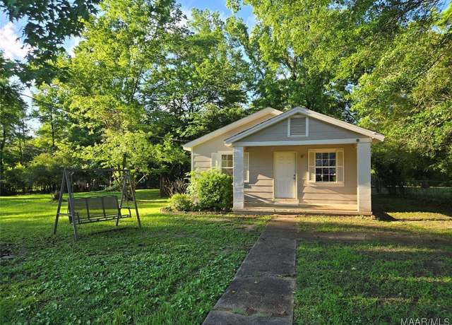Property at 530 W 4th St, Prattville, AL 36067, 3 beds, 2 baths