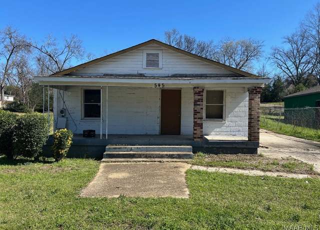 Property at 545 Oak St, Montgomery, AL 36104, 3 beds, 1.5 baths