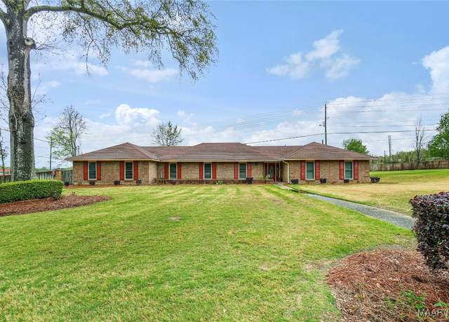 Property at 156 Maple Dr, Montgomery, AL 36117, 3 beds, 2.5 baths