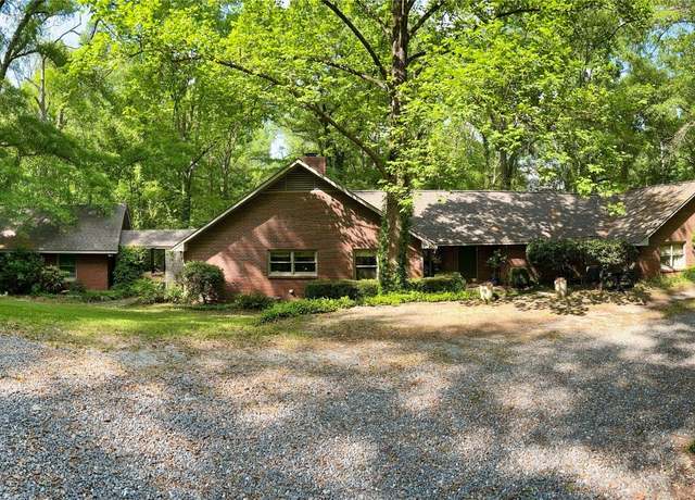 Property at 423 Jasmine Hill Rd, Wetumpka, AL 36093, 4 beds, 4 baths