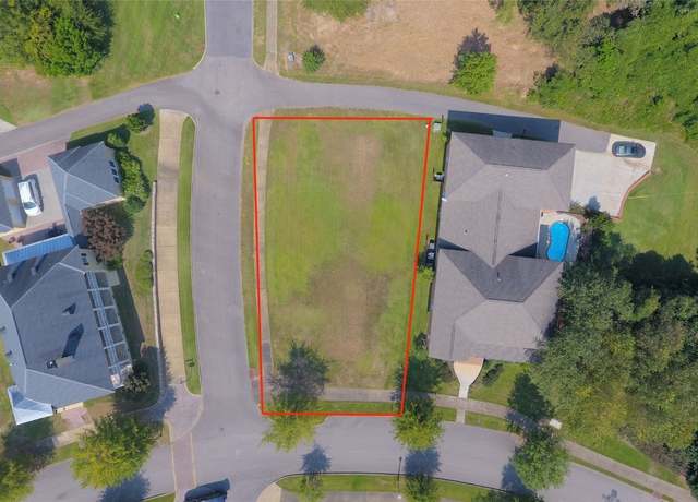 Property at 1923 Constitution Ave, Prattville, AL 36066