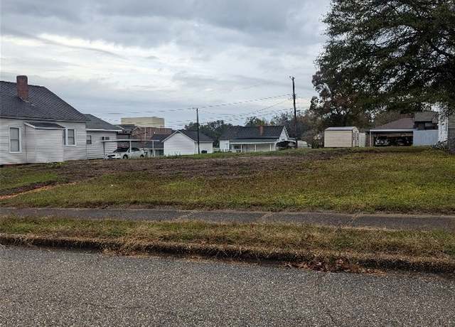 Property at 402 James St, Tallassee, AL 36078