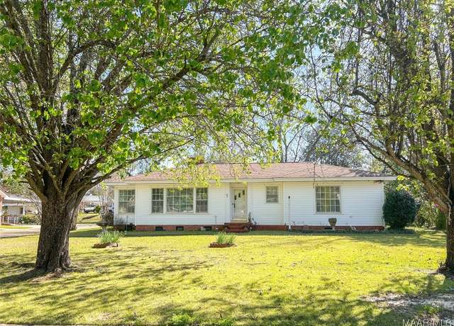 Property at 89 First Ave, Luverne, AL 36049, 2 beds, 2 baths