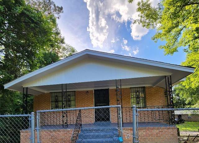 Property at 2202 Ridge St, Tuskegee, AL 36083, 4 beds, 2.5 baths