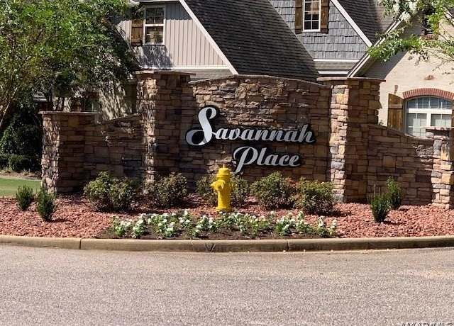 Property at 54 Charlton Cv, Deatsville, AL 36022