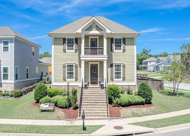 Property at 327 Eastgate Dr, Prattville, AL 36066, 4 beds, 3.5 baths