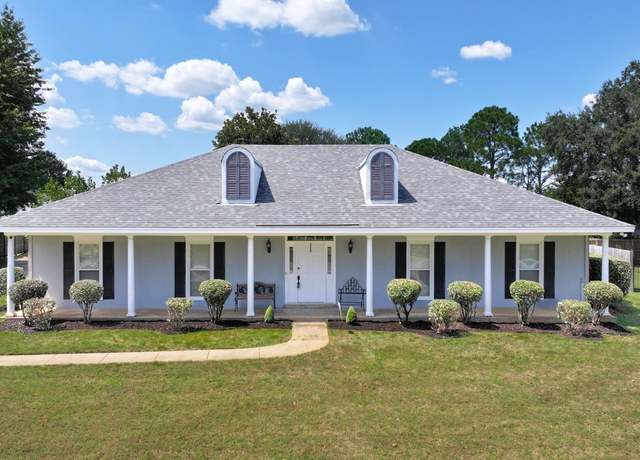Property at 51 Lake Forest Dr, Montgomery, AL 36117, 3 beds, 2.5 baths