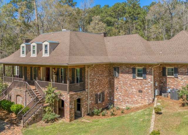 Property at 101 Harrogate Springs Rd, Wetumpka, AL 36093, 7 beds, 5.5 baths