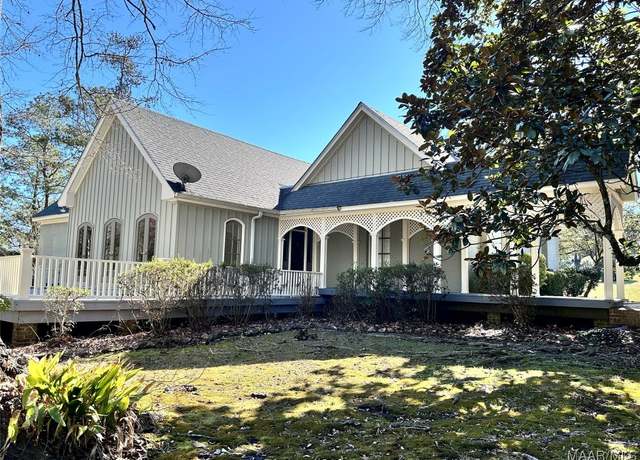Property at 820 Fort Dale Rd, Greenville, AL 36037, 4 beds, 3.5 baths