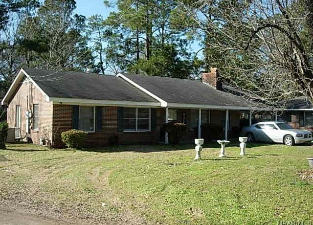 Property at 117 Oak St, Selma, AL, 3 beds, 1 bath