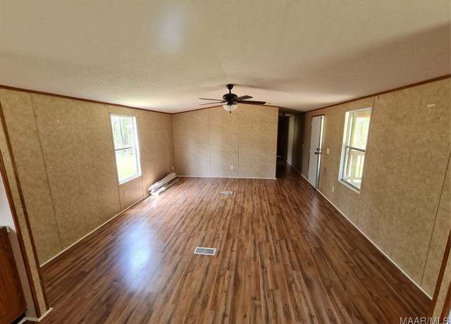 Property at 336 Locust Level Rd, Deatsville, AL 36022, 3 beds, 2 baths