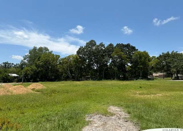 Property at 631 & 633 Medical Center Pkwy, Selma, AL 36701
