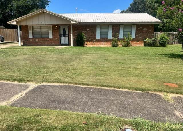 Property at 6228 Hinchcliff Rd, Montgomery, AL 36117, 3 beds, 2 baths
