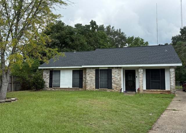 Property at 5805 Acacia Ct, Montgomery, AL 36117, 3 beds, 2 baths
