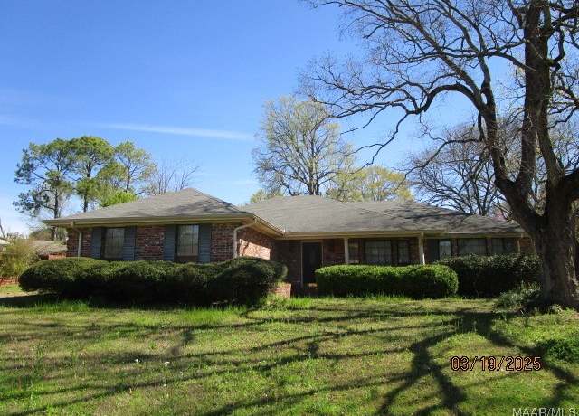 Property at 2421 Capstone Dr, Montgomery, AL 36106, 3 beds, 2 baths