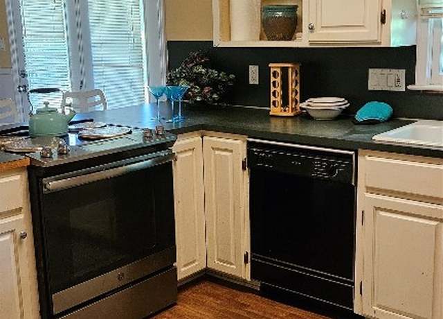 Property at 814 Avondale Rd, Montgomery, AL 36109, 3 beds, 1 bath