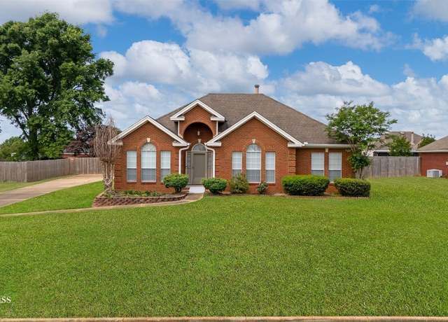 Property at 168 Spencer Way, Deatsville, AL 36022, 3 beds, 2 baths