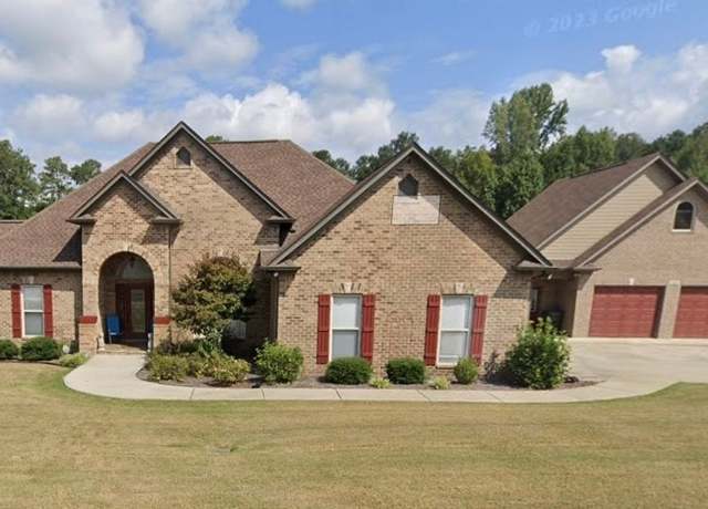 Property at 135 Corbin St, Clanton, AL 35045, 3 beds, 2.5 baths