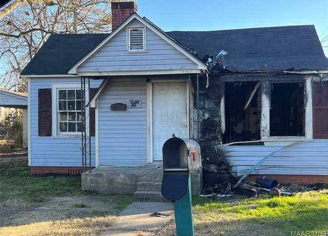Property at 802 2nd Ave, Selma, AL 36701, 3 beds, 2 baths