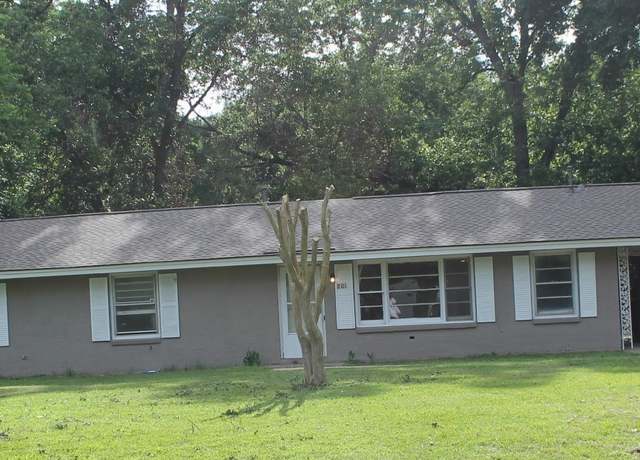 Property at 201 Donna Dr, Montgomery, AL 36108, 3 beds, 2 baths