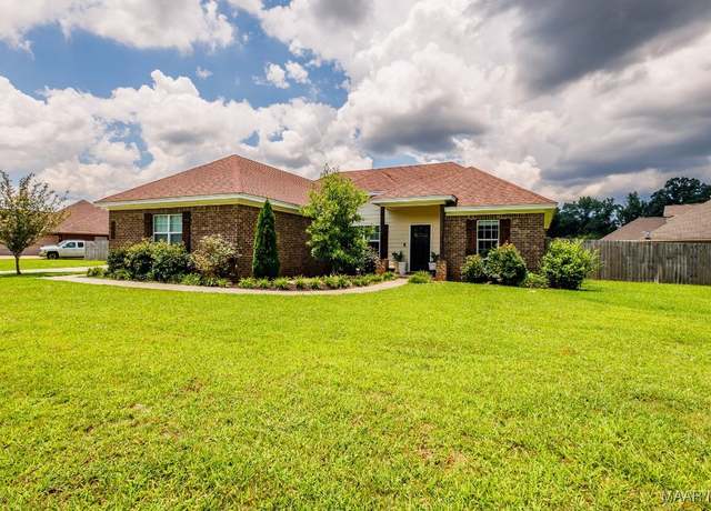 Property at 205 Jennifer Ln, Deatsville, AL 36022, 3 beds, 2 baths