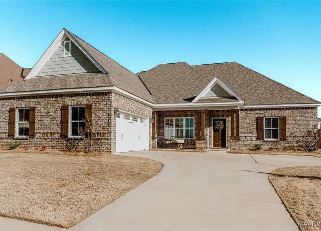 Property at 1319 Tullahoma Dr, Prattville, AL 36066, 5 beds, 4 baths