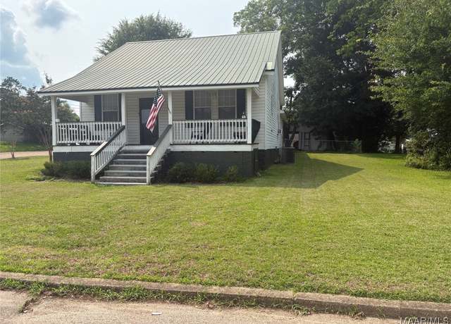 Property at 301 Riverside Ave, Tallassee, AL 36078, 3 beds, 2 baths