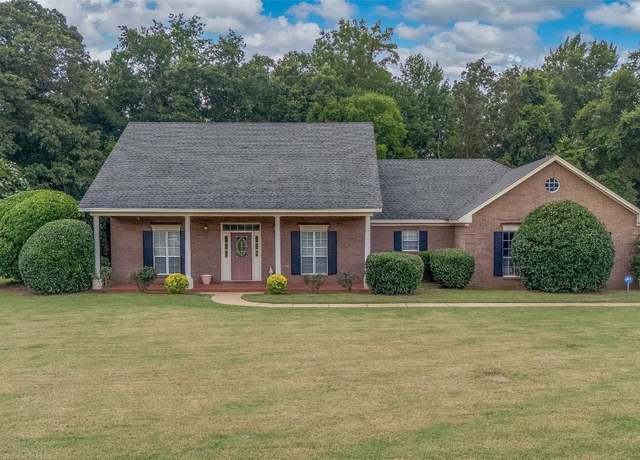 Property at 285 Cedar Ridge Dr, Wetumpka, AL 36093, 3 beds, 2 baths