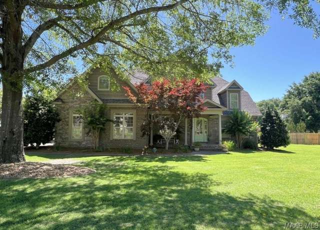 Property at 806 Hearthstone Dr, Prattville, AL 36067, 4 beds, 3 baths