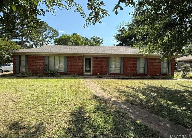 Property at 203 Marian Dr, Prattville, AL 36067, 3 beds, 2 baths
