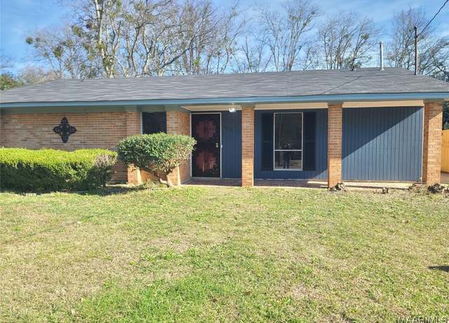 Property at 608 Green Leaf Dr, Montgomery, AL 36108, 4 beds, 2 baths