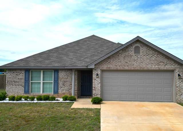 Property at 1827 Landing Pl, Deatsville, AL 36022, 3 beds, 2 baths